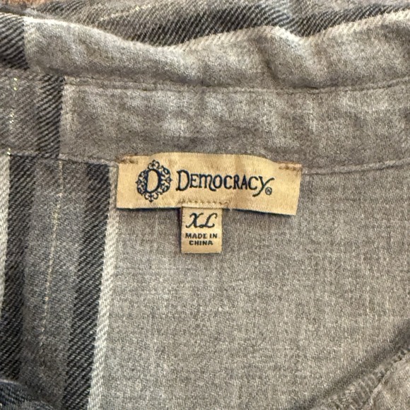 Democracy Womans XL Shirt Button Up Plaid Embroidered Floral Cottagecore Western - Picture 7 of 9